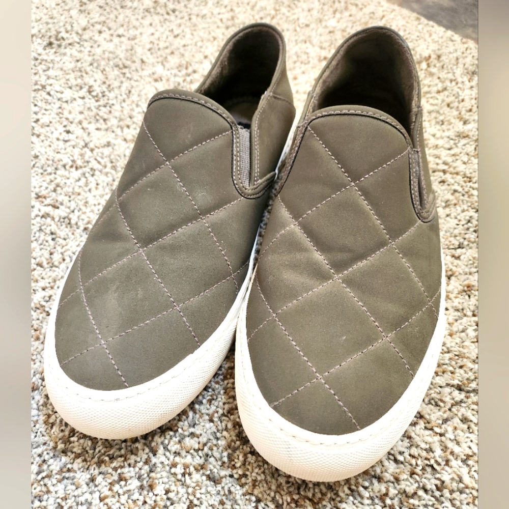 Express Slip On sneaker, gray/green, Men's 9.5